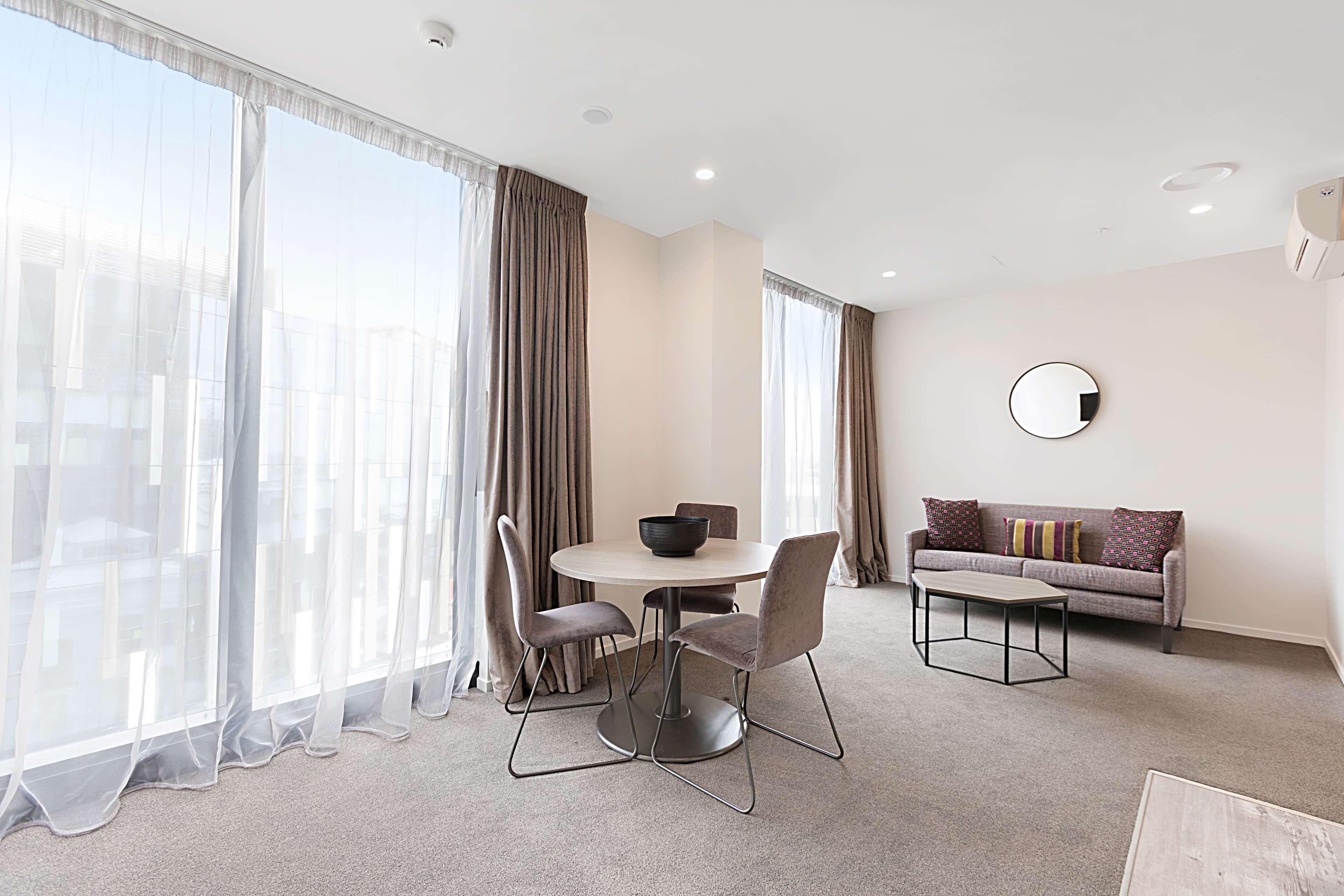 Ramada Suites By Wyndham Victoria Street West Окленд Экстерьер фото
