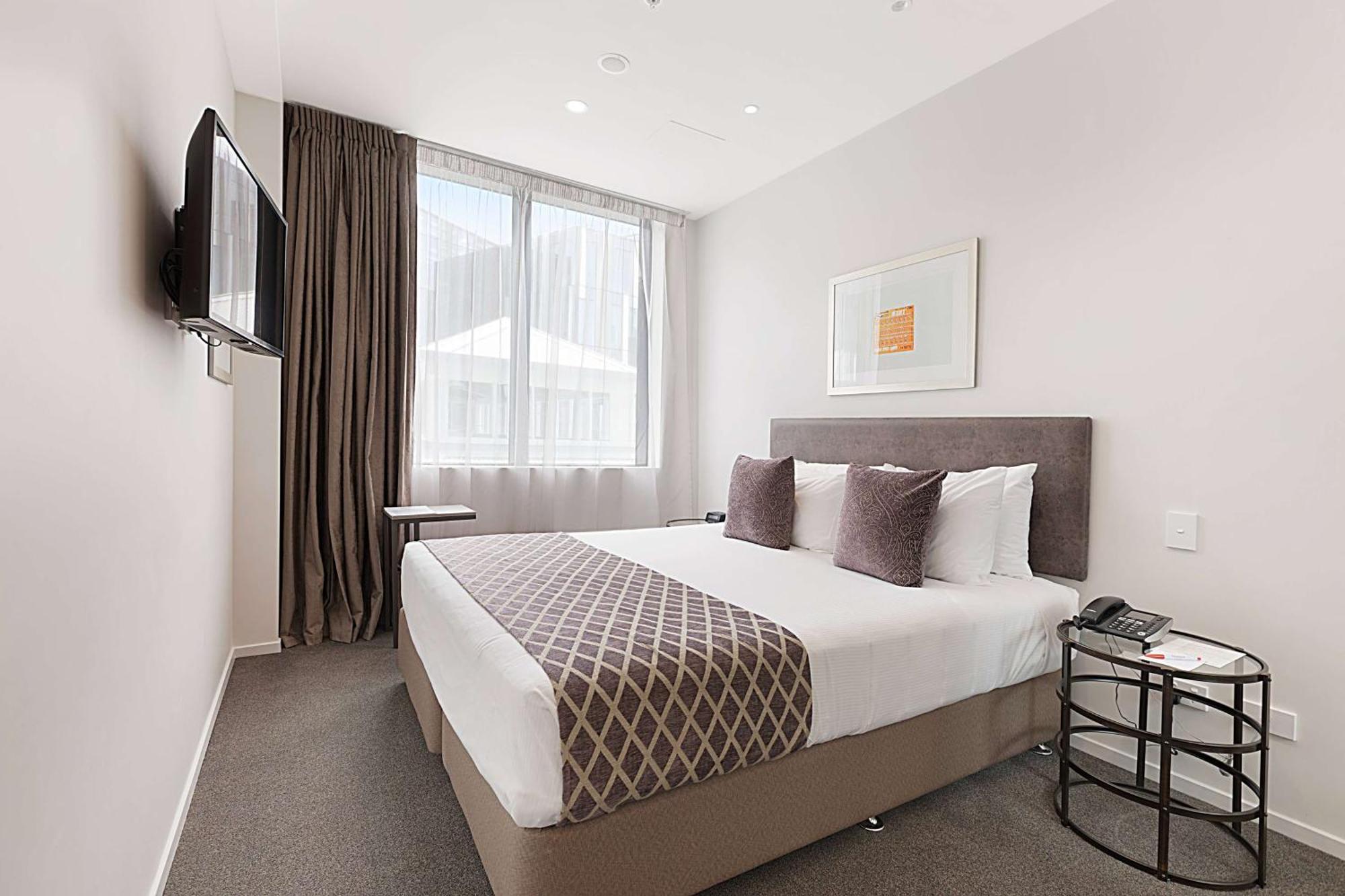 Ramada Suites By Wyndham Victoria Street West Окленд Экстерьер фото